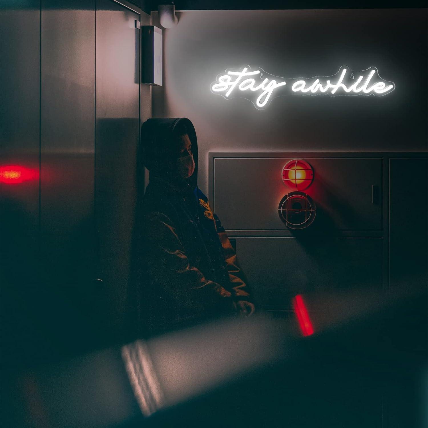 Insegne al Neon 'Stay Awhile'  - Room Lighting Bedroom Decor recensione e prezzo